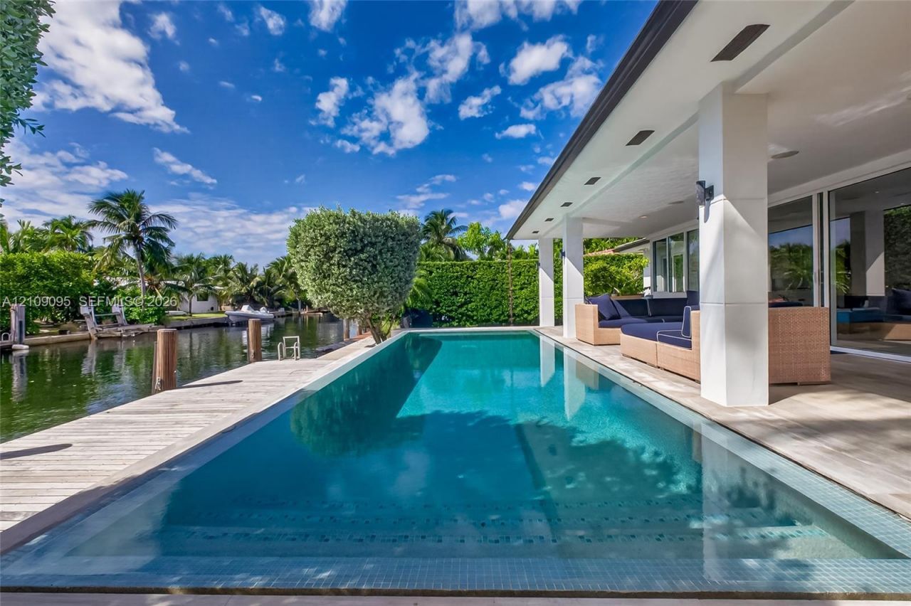 1370 NE 103rd St, Miami Shores, FL 33138 Photo