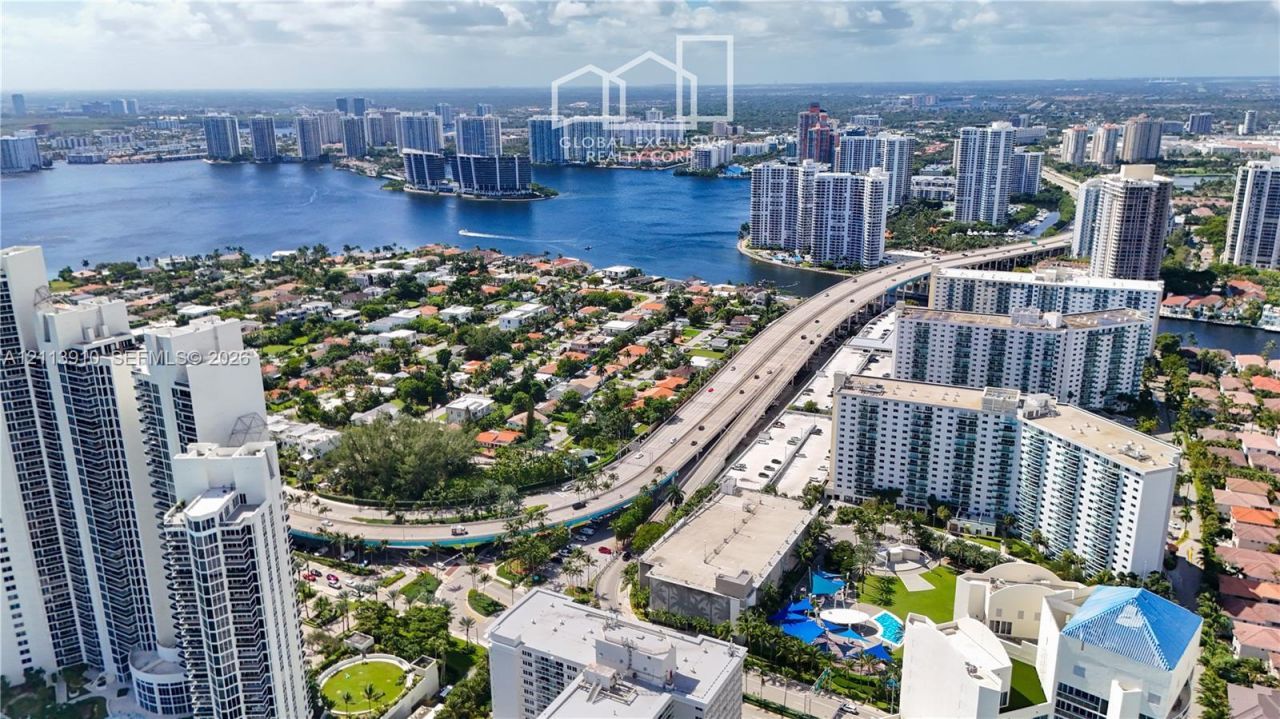 19380 Collins Ave , Unit 218, Sunny Isles Beach, FL 33160 Photo