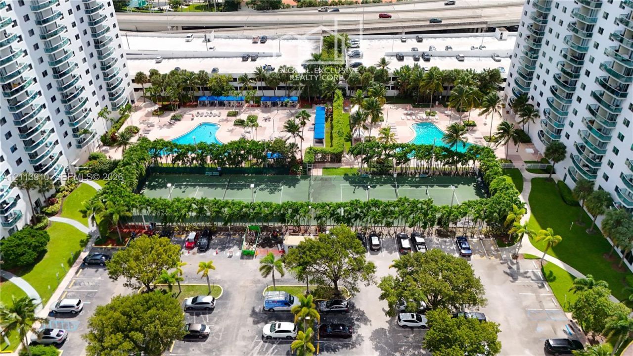 19380 Collins Ave , Unit 218, Sunny Isles Beach, FL 33160 Photo