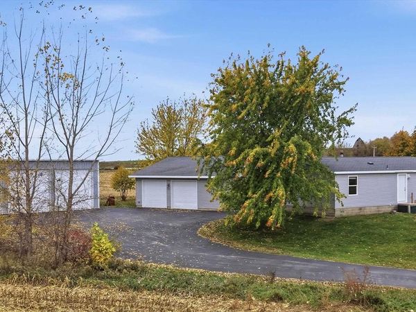 1626 OLD WOODEN BRIDGE ROAD, Manitowoc, WI 54220