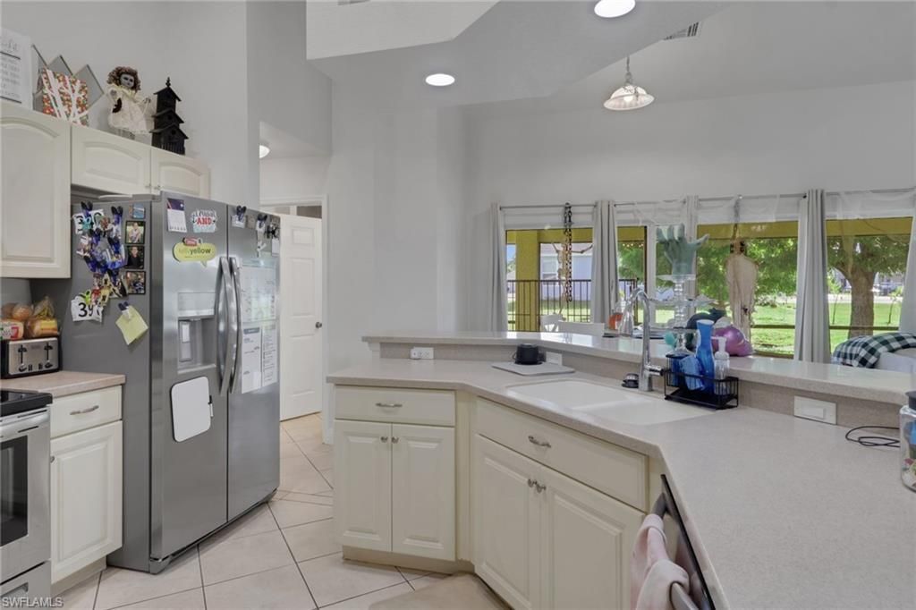 3401 SW 25th Pl , Cape Coral, FL 33914 Photo