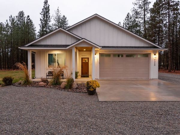 4320 E Big Meadows Rd, Chattaroy, WA 99003