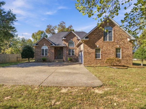 3017 Lana Ln , Greenbrier, TN 37073