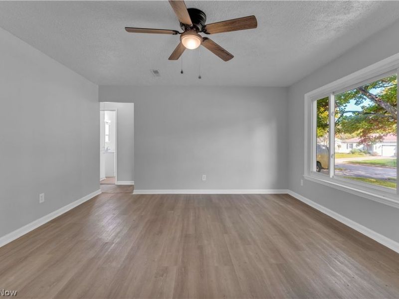 6470 Aylesworth Drive , Parma Heights, OH 44130 Photo 5