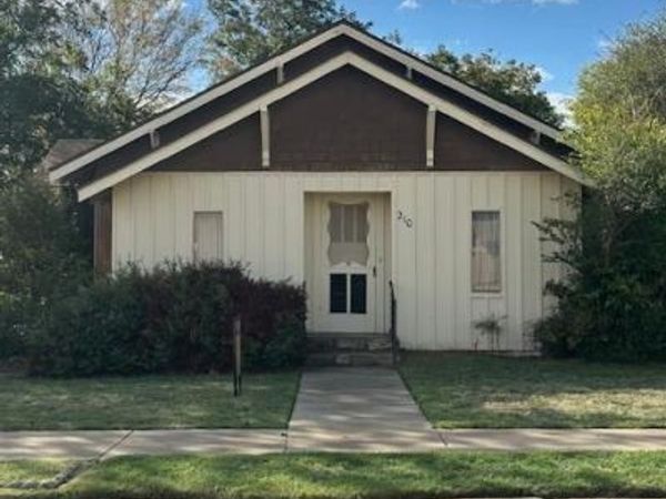 210 N Broadway Avenue, Tipton, OK 73570