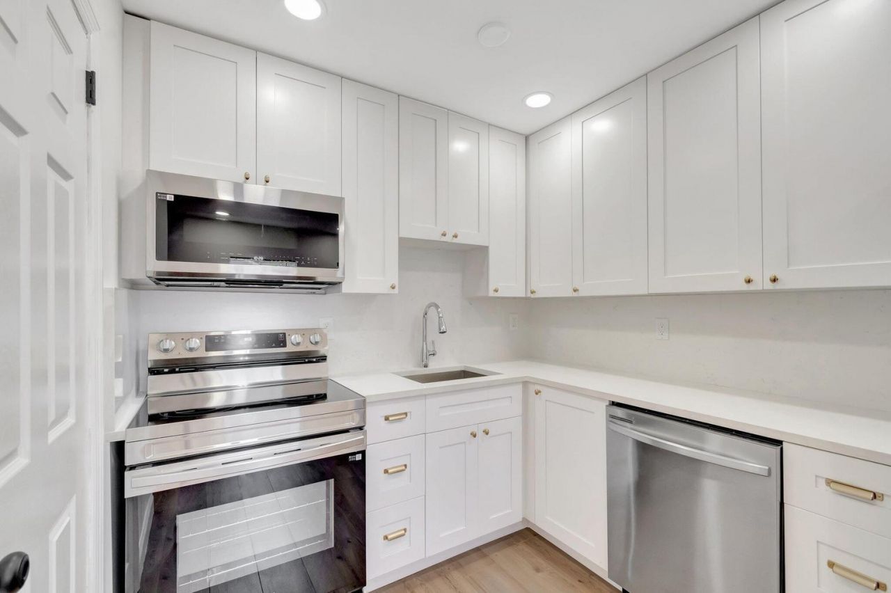 950 29th Street, West Palm Beach, FL 33407 Photo