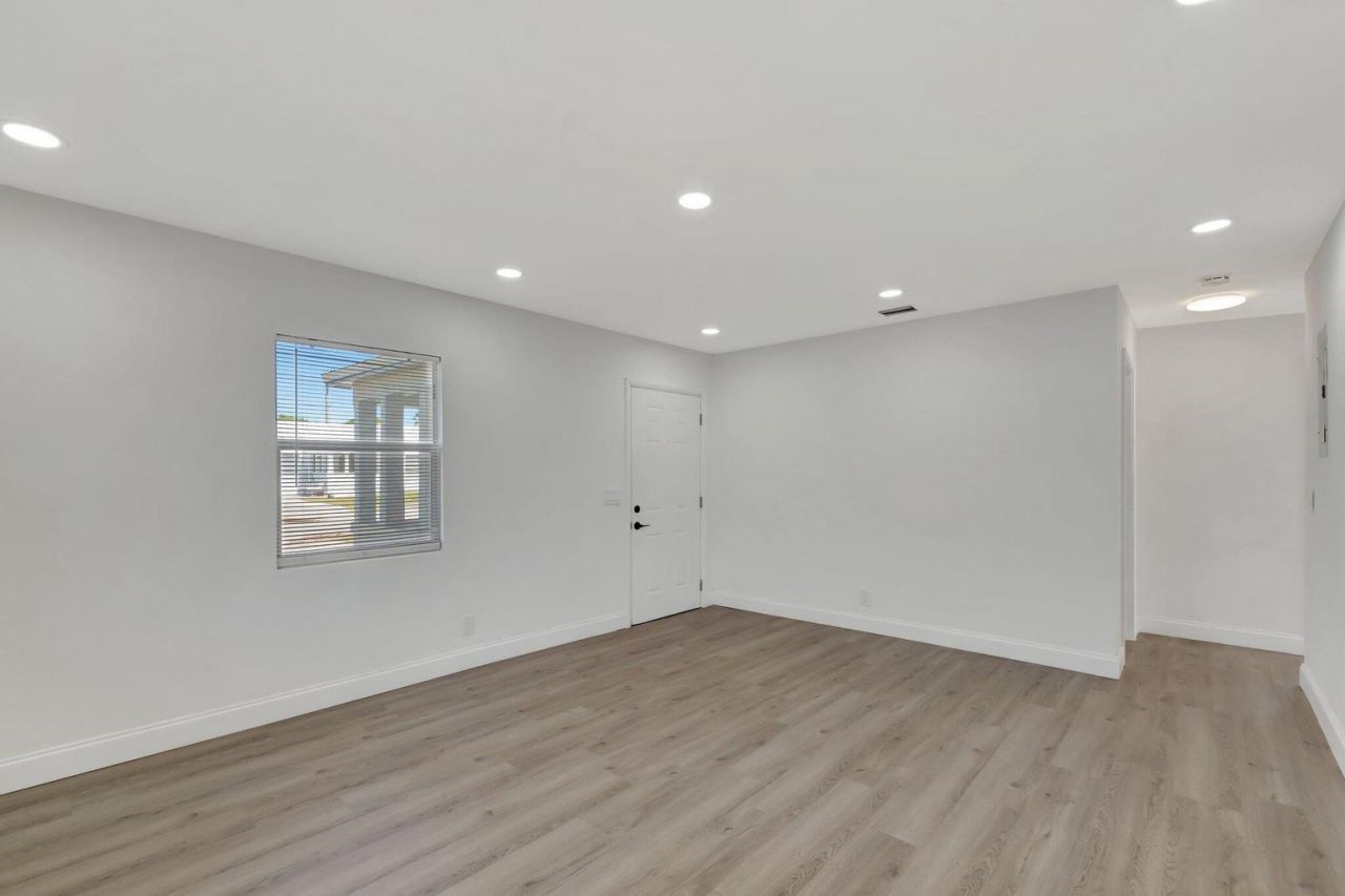950 29th Street, West Palm Beach, FL 33407 Photo