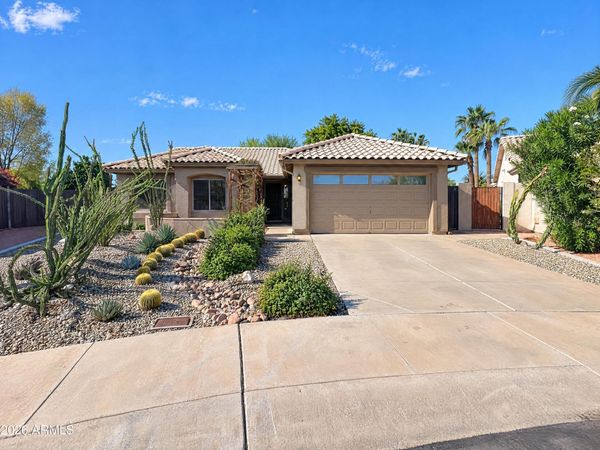 7746 W WAHALLA Lane, Glendale, AZ 85308