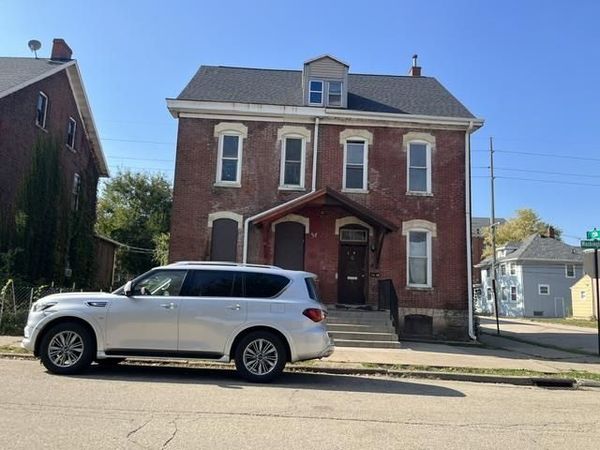 1493 Washington Street, Dubuque, IA 52001