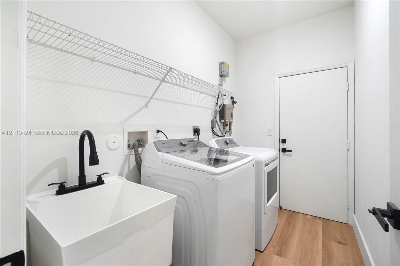 2465 SW 132nd Ter , Miramar, FL 33027 Photo