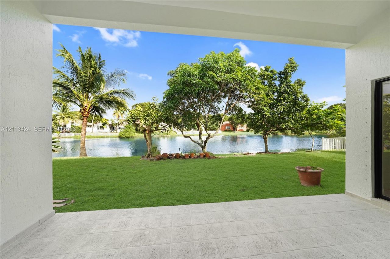 2465 SW 132nd Ter , Miramar, FL 33027 Photo