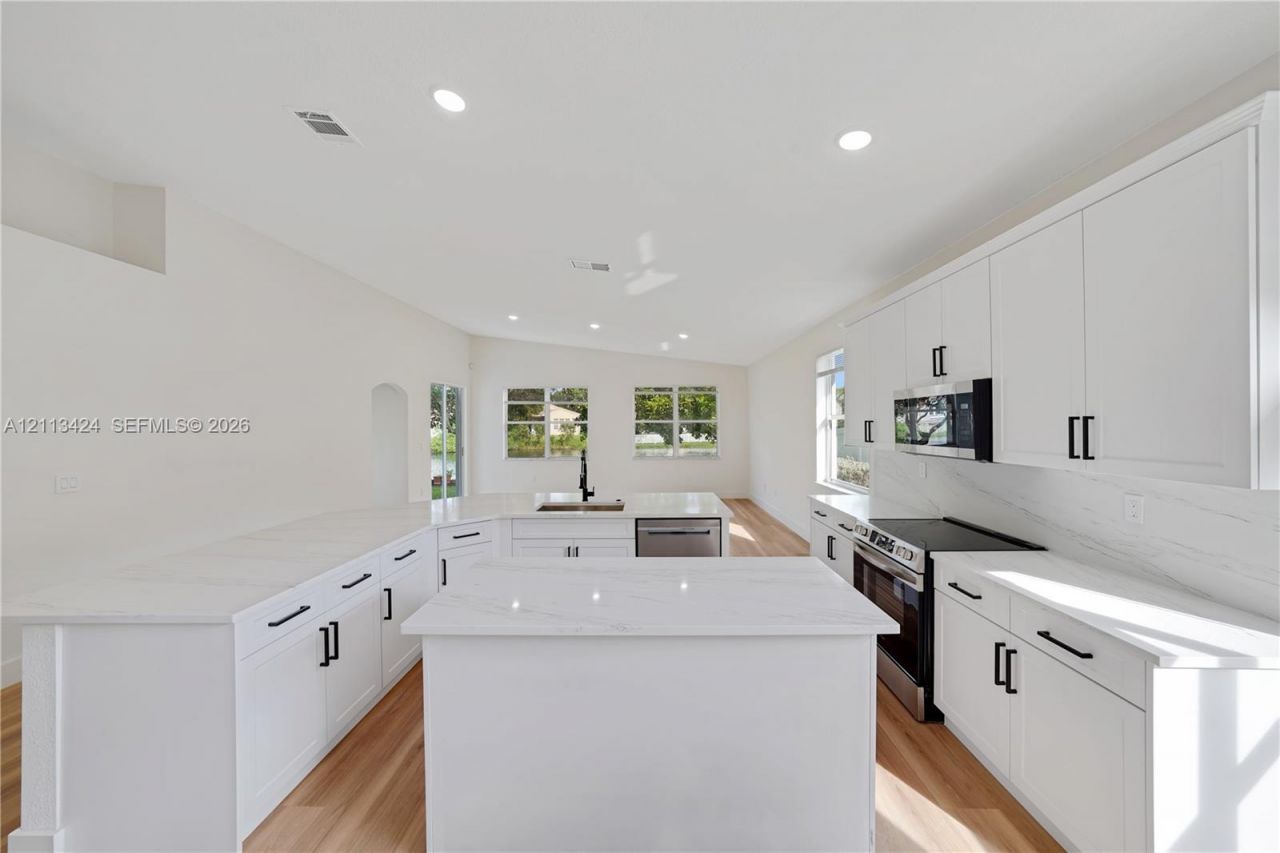 2465 SW 132nd Ter , Miramar, FL 33027 Photo