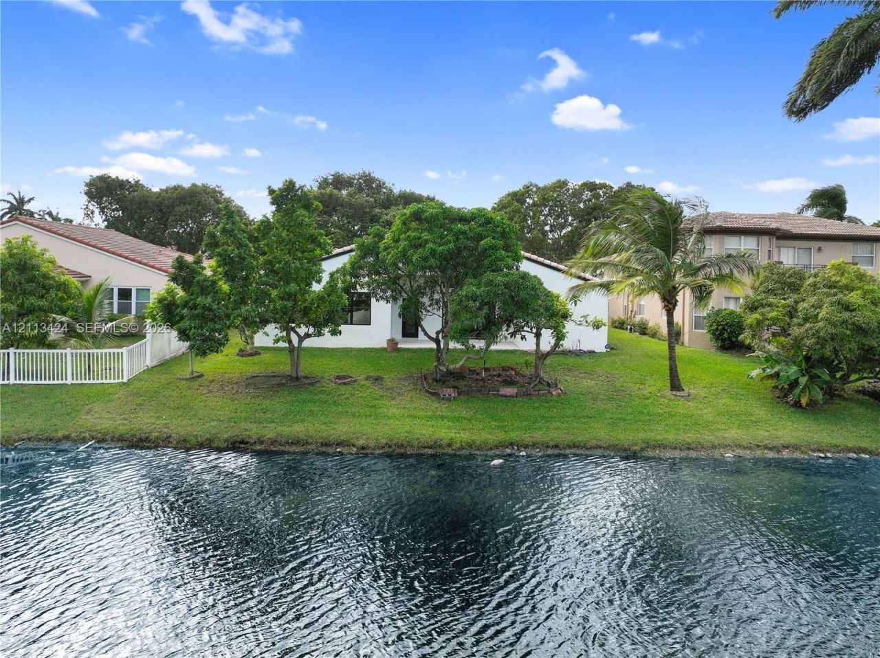 2465 SW 132nd Ter , Miramar, FL 33027 Photo