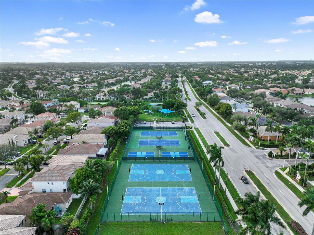2465 SW 132nd Ter , Miramar, FL 33027 Photo
