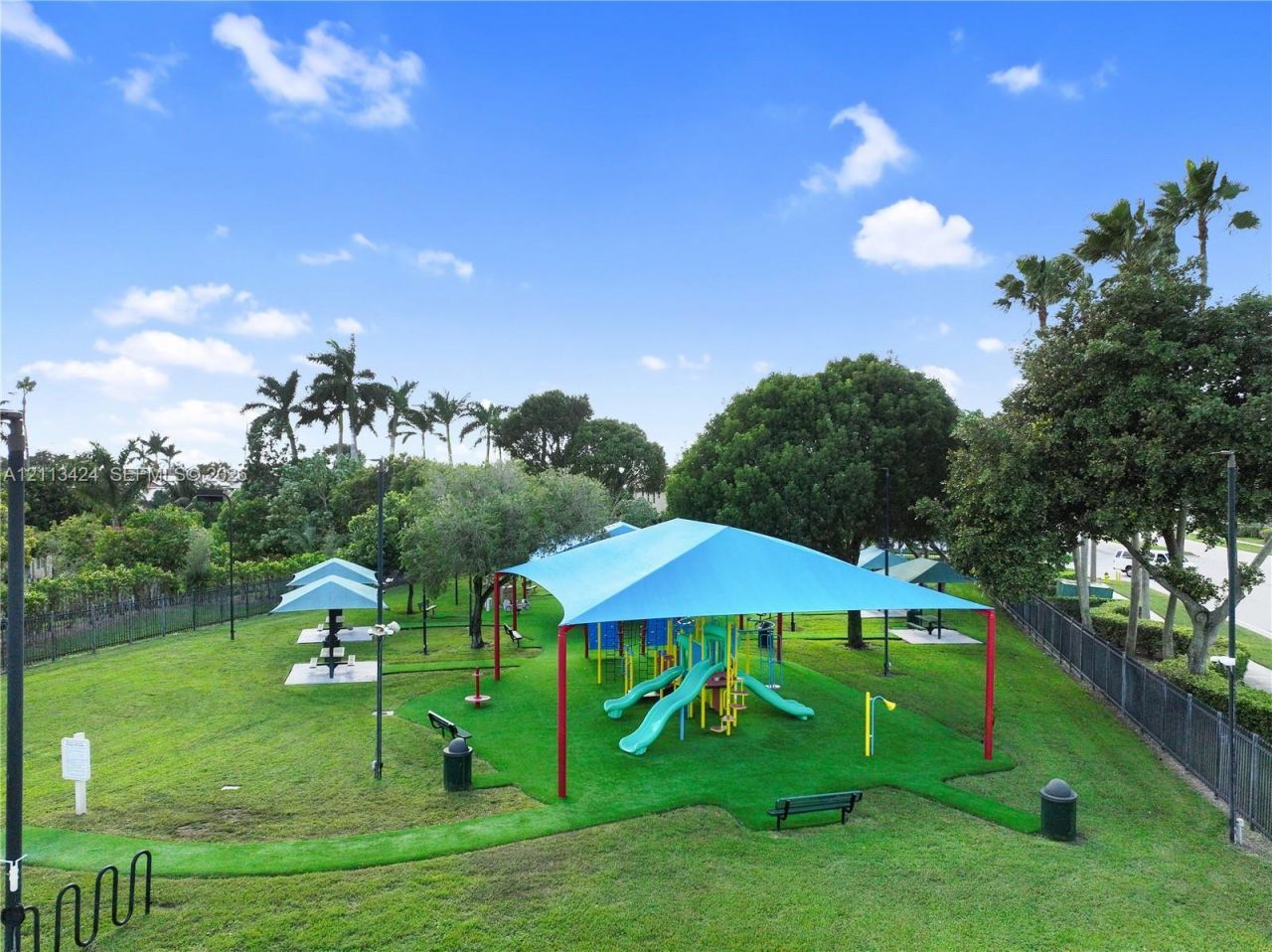 2465 SW 132nd Ter , Miramar, FL 33027 Photo