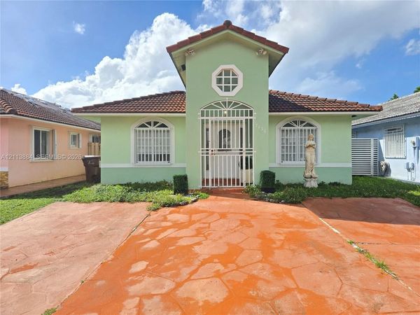 7456 W 34th Ct , Hialeah, FL 33018