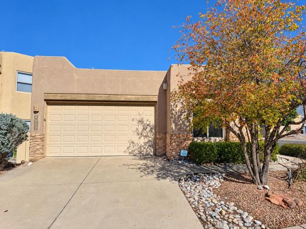 8847 Desert Finch Lane NE, Albuquerque, NM 87122