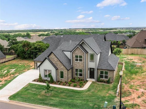 4548 Maple Ridge Drive, Edmond, OK 73034