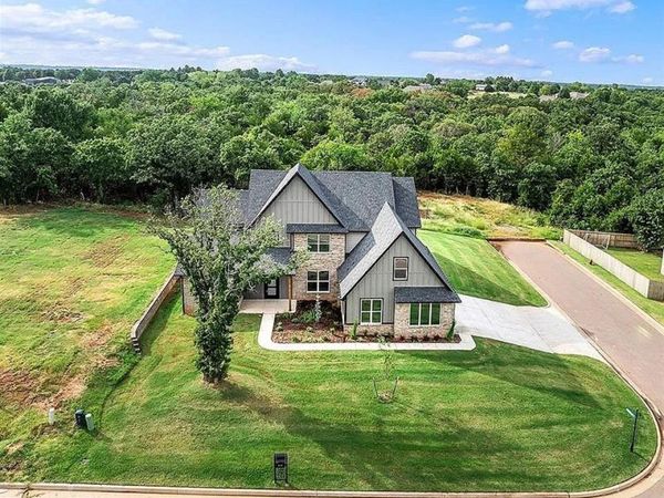 4601 Maple Ridge Drive, Edmond, OK 73034