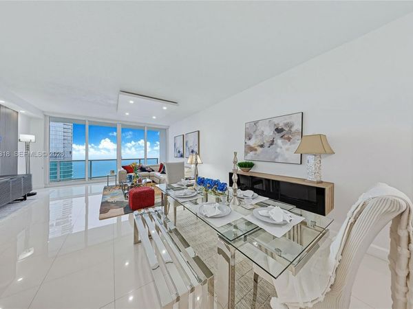 100 Bayview Dr , Unit PH06, Sunny Isles Beach, FL 33160