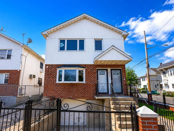 2317 Regina Avenue , Unit 2nd Floor, Far Rockaway, NY 11691