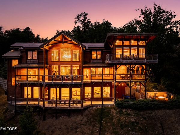 2470 Hackberry Drive, Sevierville, TN 37862