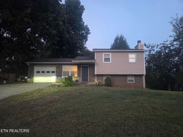 11208 Concord Woods Drive, Knoxville, TN 37934