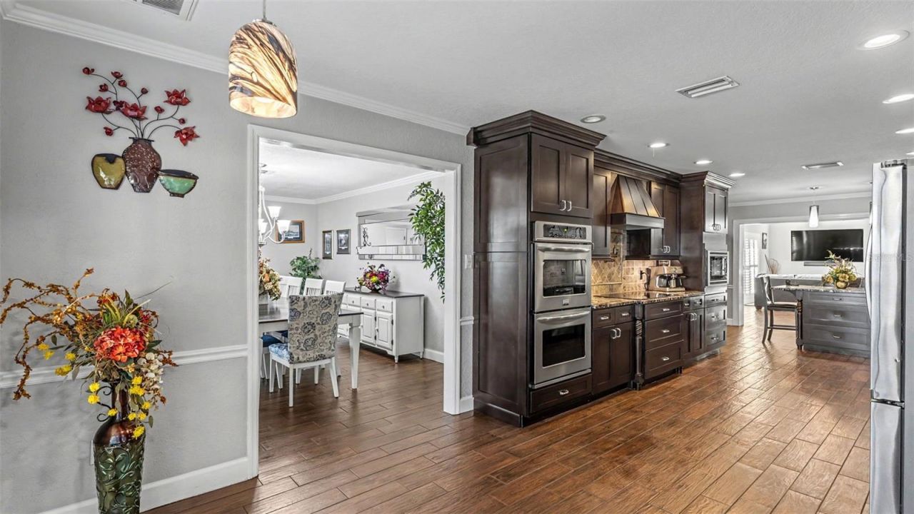 2050 Lake Ariana Boulevard , Auburndale, FL 33823 Photo
