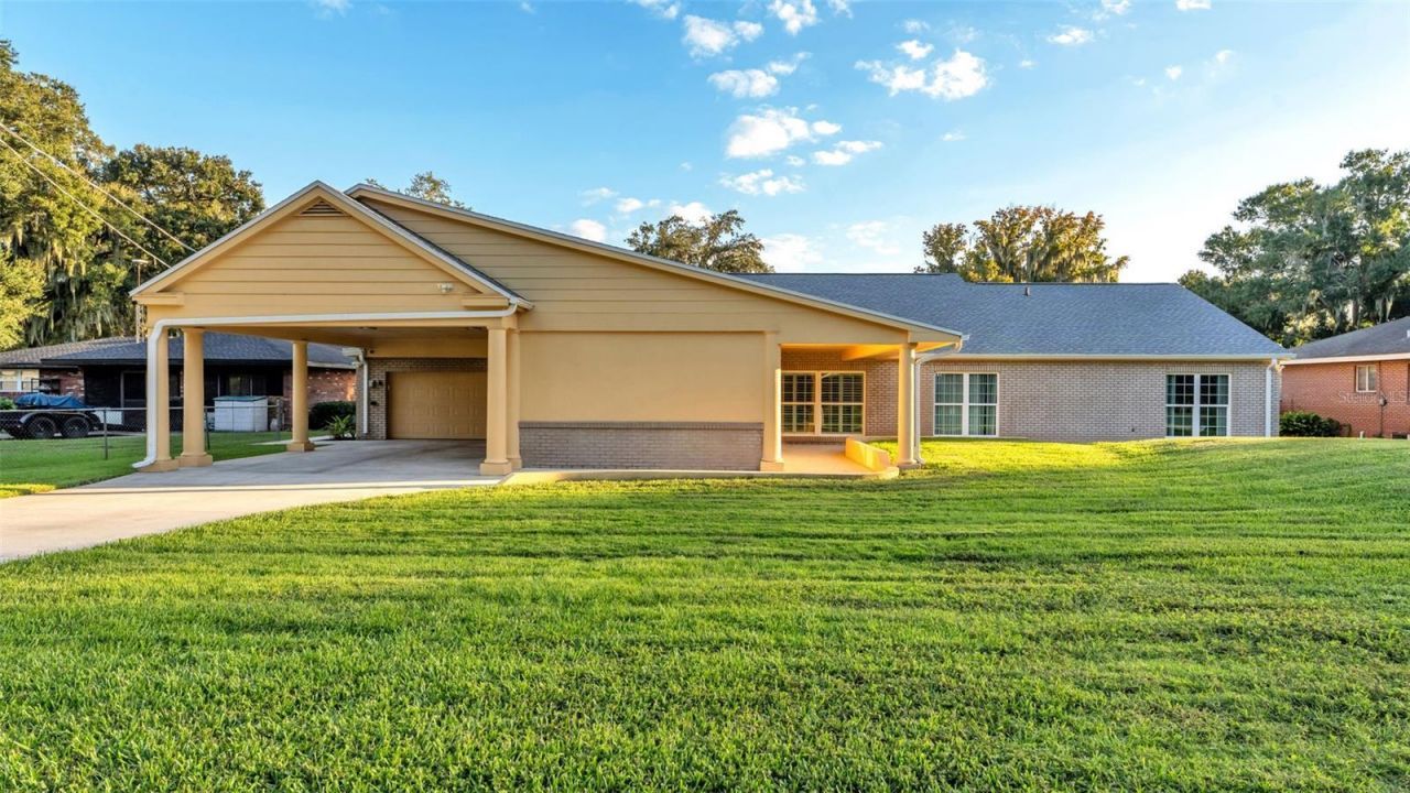 2050 Lake Ariana Boulevard , Auburndale, FL 33823 Photo