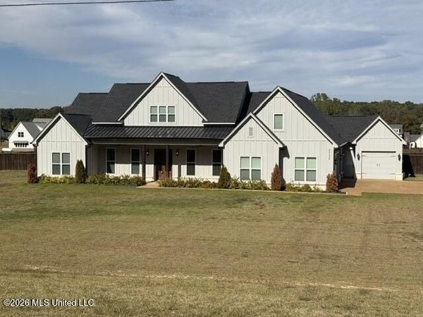 2332 Slocum Road, Hernando, MS 38632