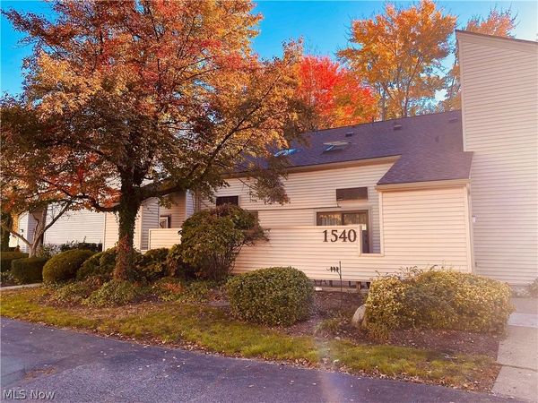 1540 Cedarwood Drive, Unit I, Westlake, OH 44145