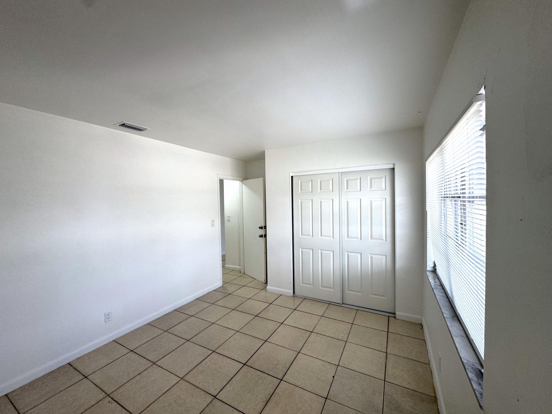 4001 NW 31st Avenue, Unit 1, Lauderdale Lakes, FL 33309 Photo