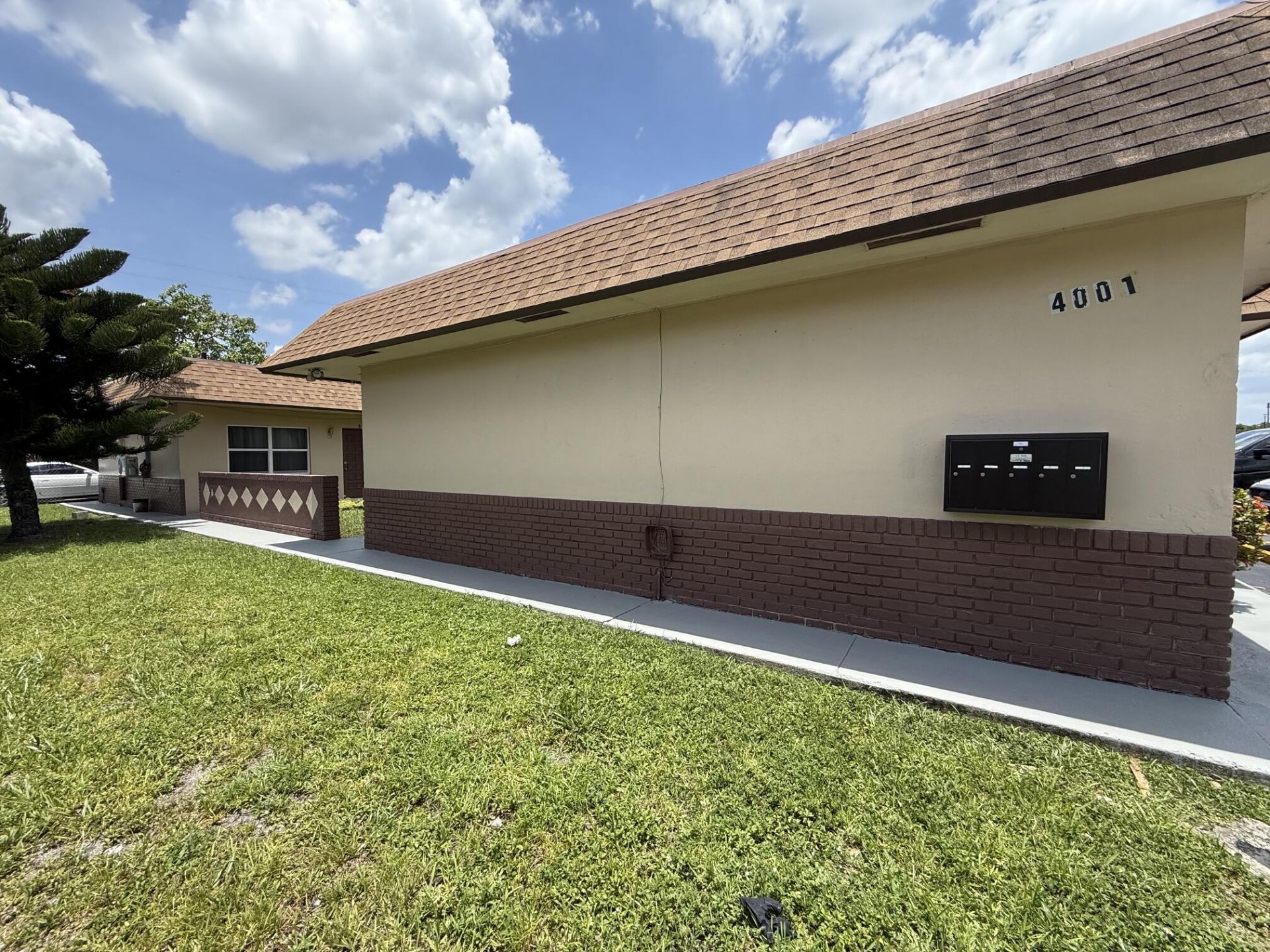 4001 NW 31st Avenue, Unit 1, Lauderdale Lakes, FL 33309 Photo