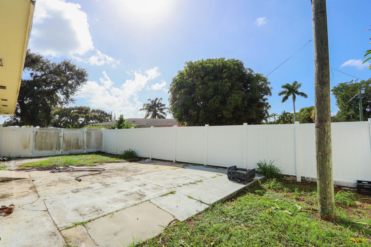 147 Foresteria Drive, Lake Park, FL 33403 Photo