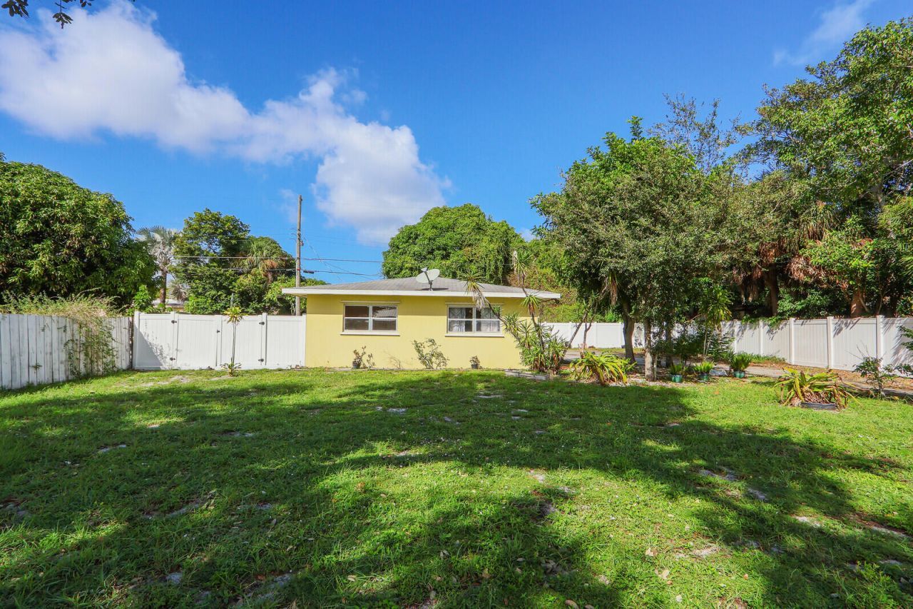 147 Foresteria Drive, Lake Park, FL 33403 Photo