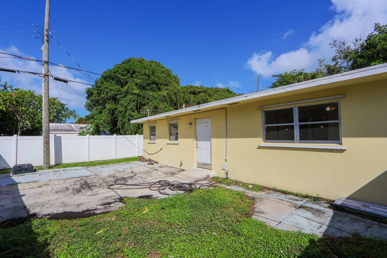 147 Foresteria Drive, Lake Park, FL 33403 Photo
