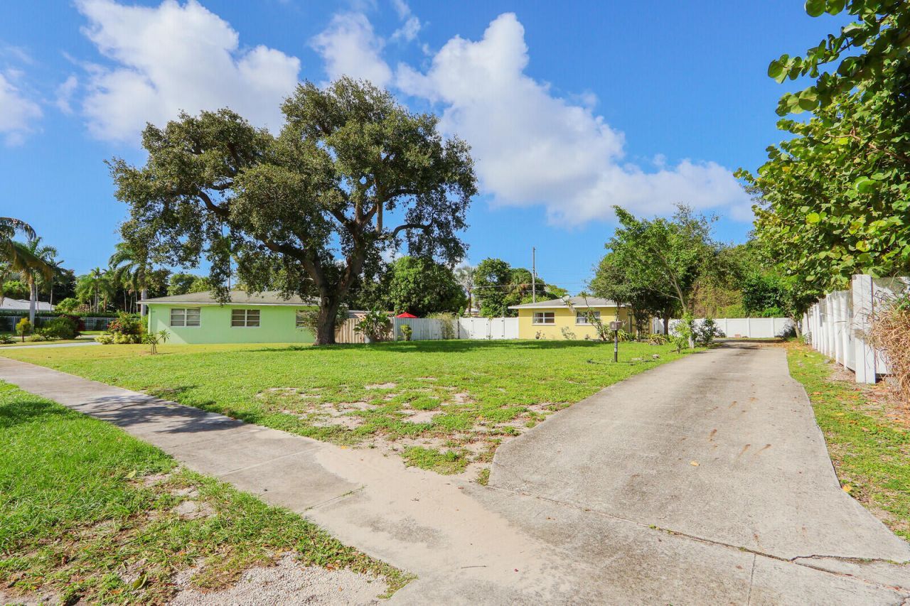 147 Foresteria Drive, Lake Park, FL 33403 Photo