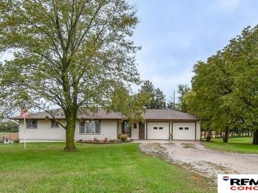 5345 E Apple Road, Firth, NE 68358