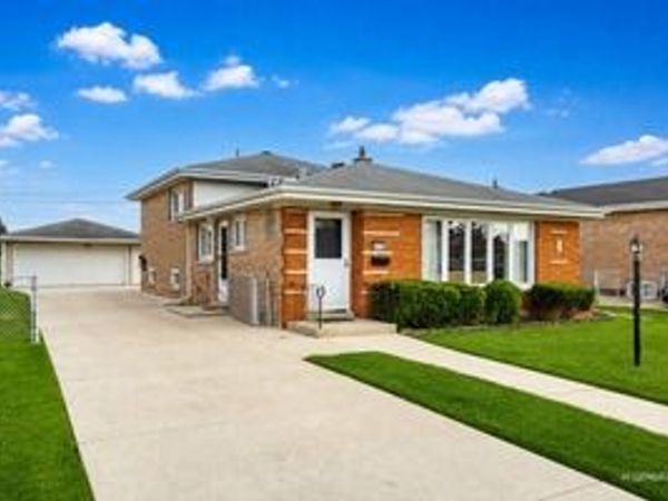 6117 W 80th Street W, Burbank, IL 60459