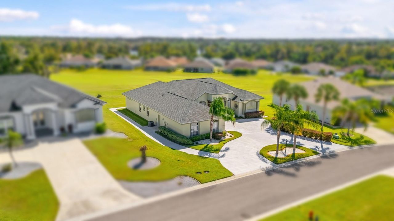 2751 Huntington Hills Drive , Lakeland, FL 33810 Photo