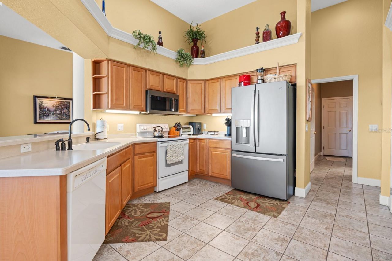 2751 Huntington Hills Drive , Lakeland, FL 33810 Photo