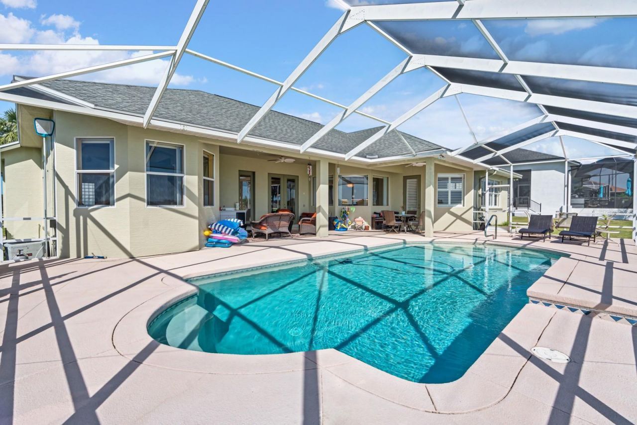 2751 Huntington Hills Drive , Lakeland, FL 33810 Photo