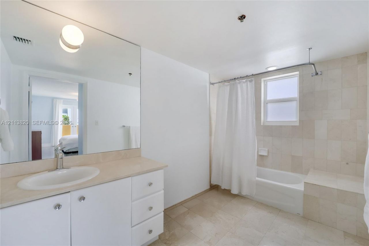 227 Michigan Ave , Unit 406, Miami Beach, FL 33139 Photo