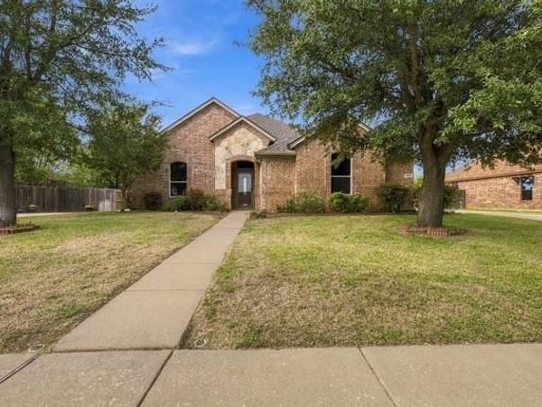 1608 Hawthorne Street , Cleburne, TX 76033