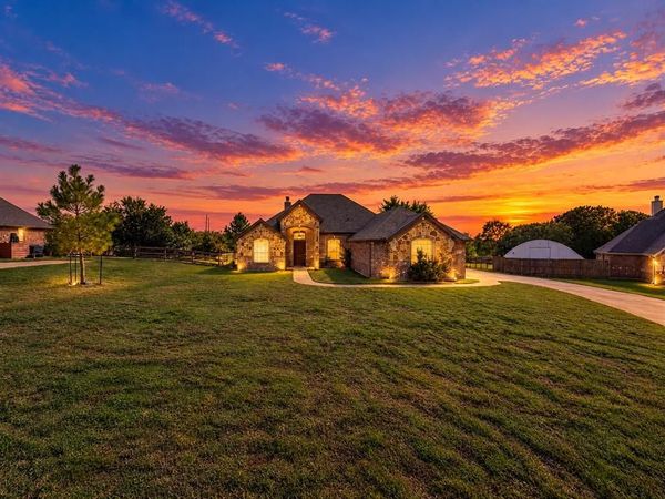 164 Briar Meadows Circle , Azle, TX 76020