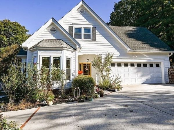 215 Stonewood Dr NW, Cleveland, TN 37311