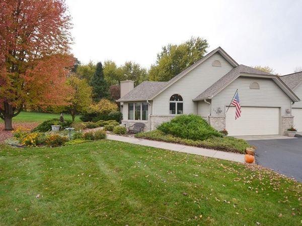 250 Indian Mound Pkwy, Unit 9, Whitewater, WI 53190