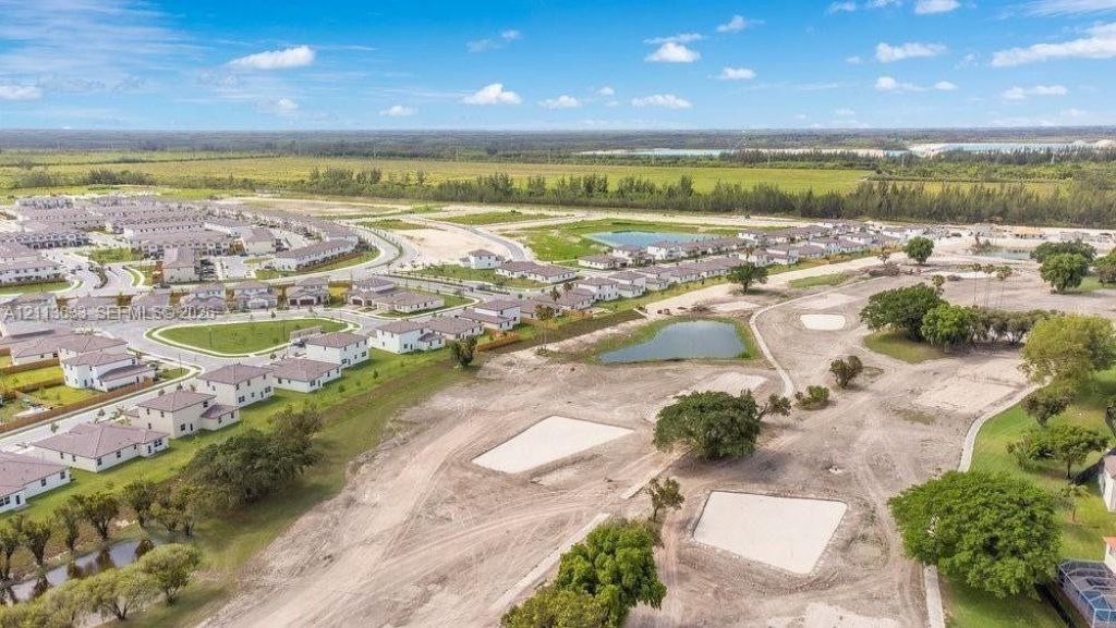 2805 SE 26th Ave , Unit 2805, Homestead, FL 33035 Photo