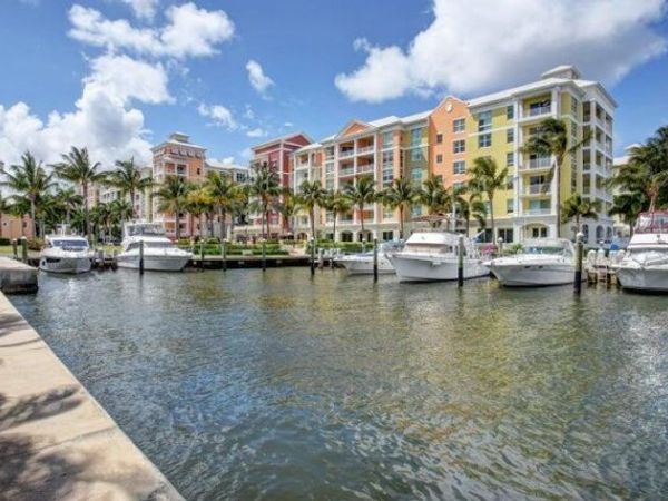 806 E WINDWARD Way, Unit 305, Lantana, FL 33462