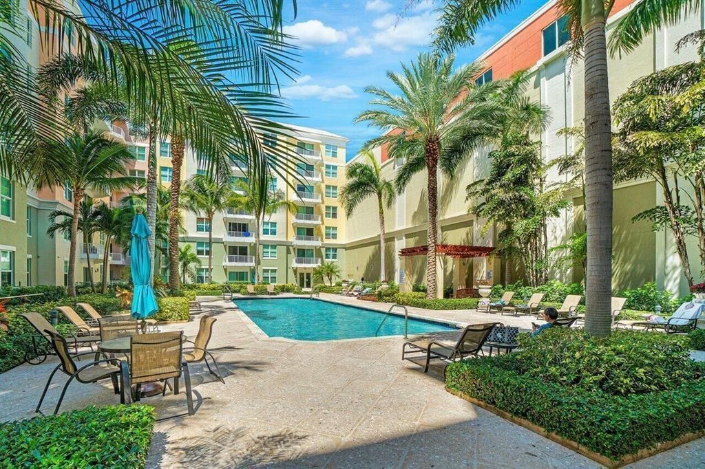 806 E Windward Way, Unit 305, Lantana, FL 33462 Photo